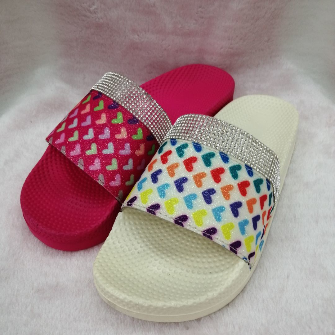 Love Small Flash Diamond Slippers New Summer Wear A Word Fashion Sandals Burst Female Drag