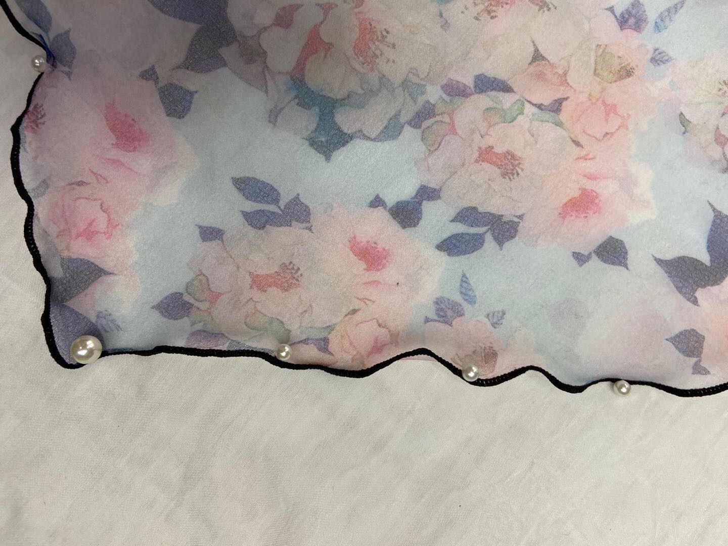South Korea Dongdaemun Lace Printed Beaded Small Triangle Scarf For Women Specification drawing