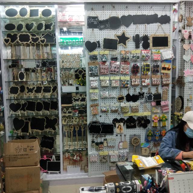 Yiwu Yisite Gift Factory describe pic - 1