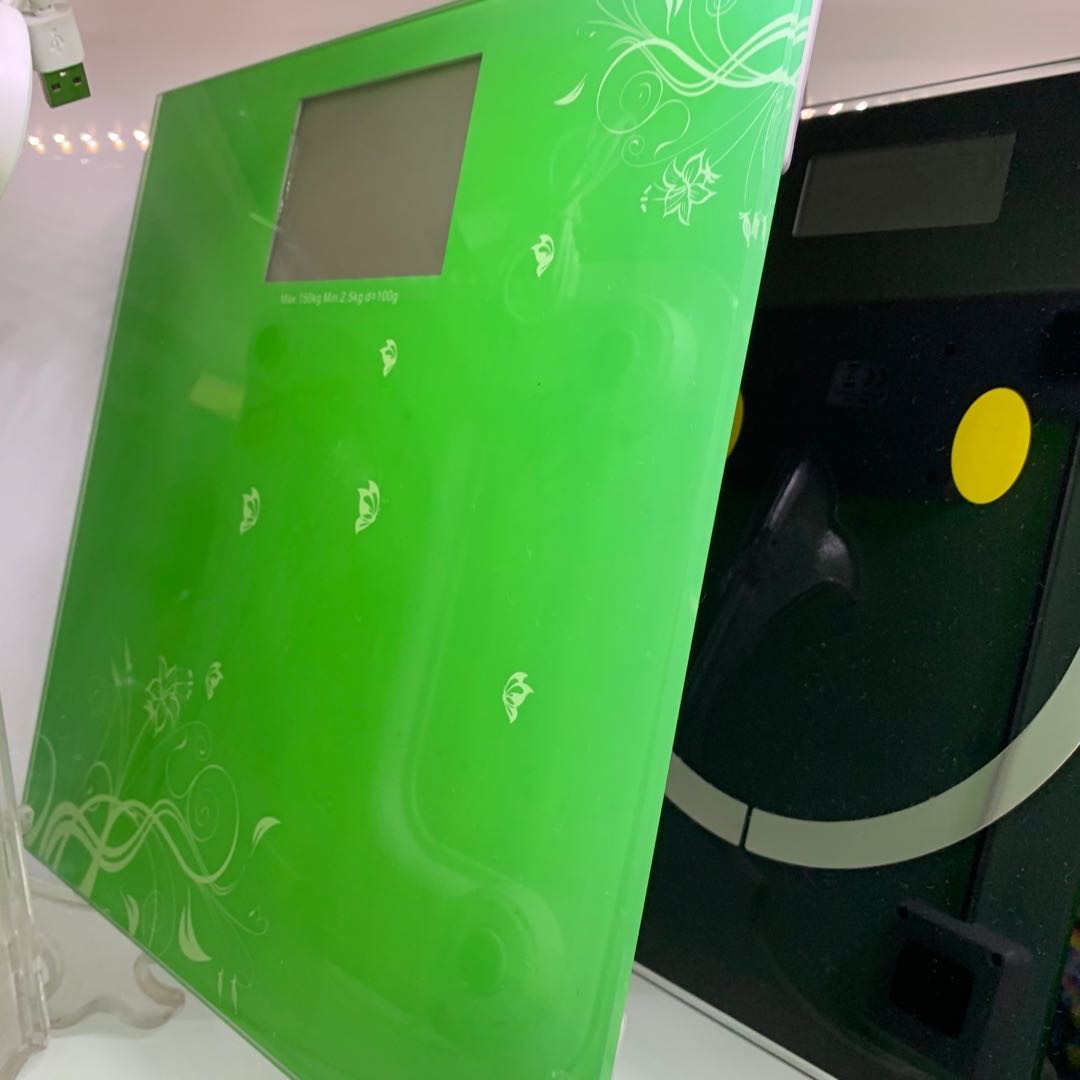 清新绿色电子秤体重秤