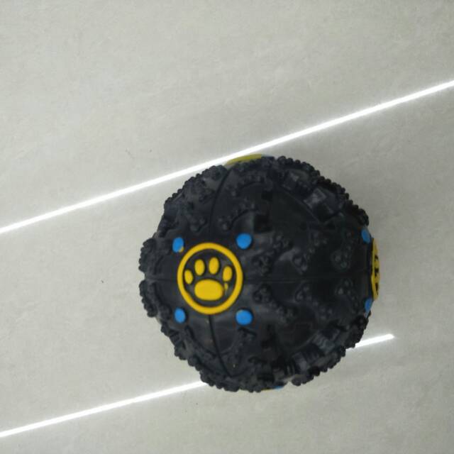 A popular shape design for pet dog bite rubber balls Specification image