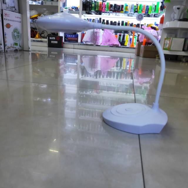 主卧室台灯床头灯轻奢温馨床头灯花瓣台灯北欧ins全铜台灯卧室灯