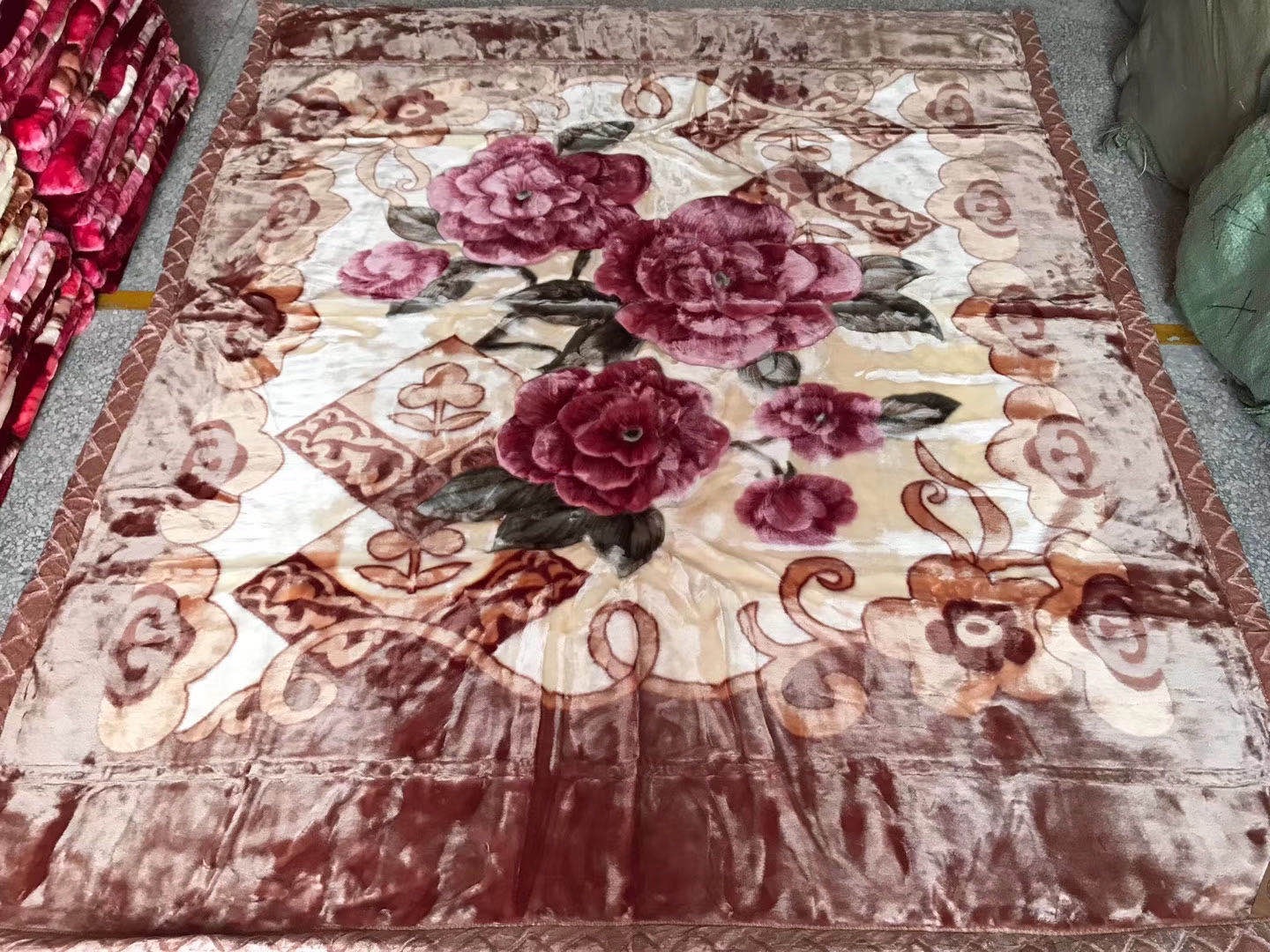 3.5-kilogram double-layer Raschel blanket Specification image