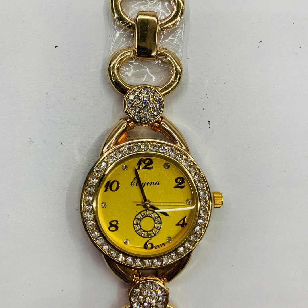 优雅时尚镂空环扣镶钻金属表带女士手表产品图