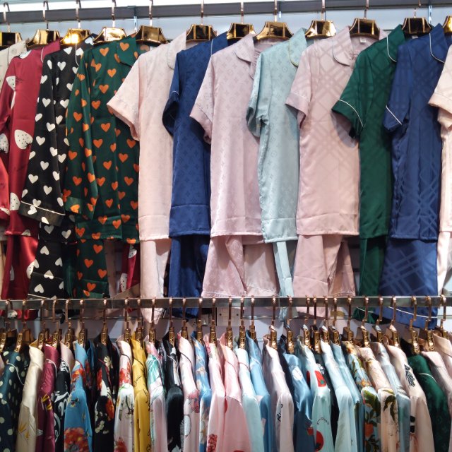 Yiwu Huang Enqing Garment Factory describe pic - 2