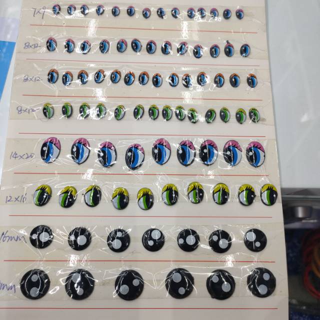 Eye accessories sell like hot cakes thumbnail