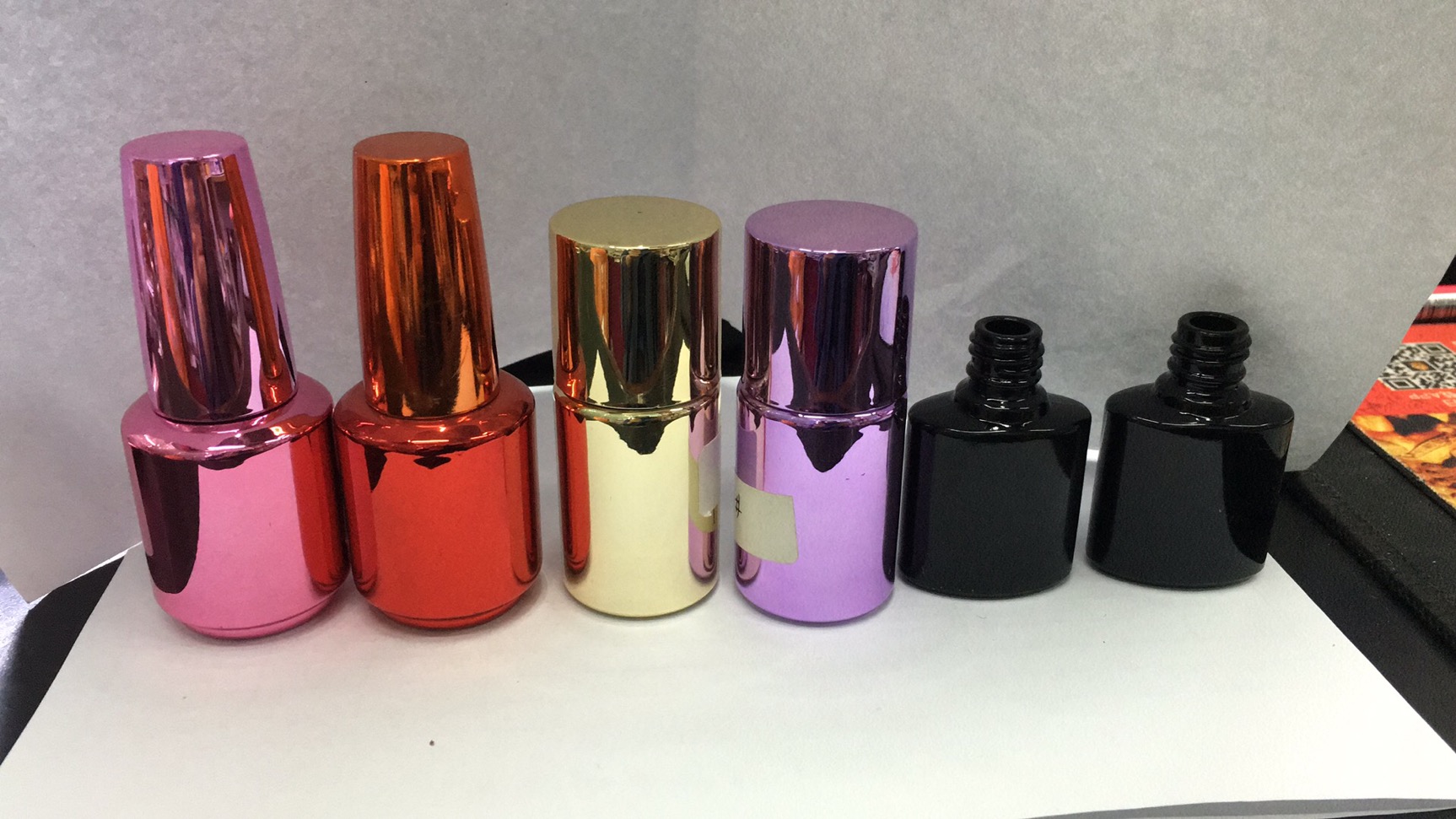 UV nail polish empty bottles, nail oil bottles with brushes, liquid blush dispensed glass bottles, custom transparent nail art bottles, cosmetic bottles