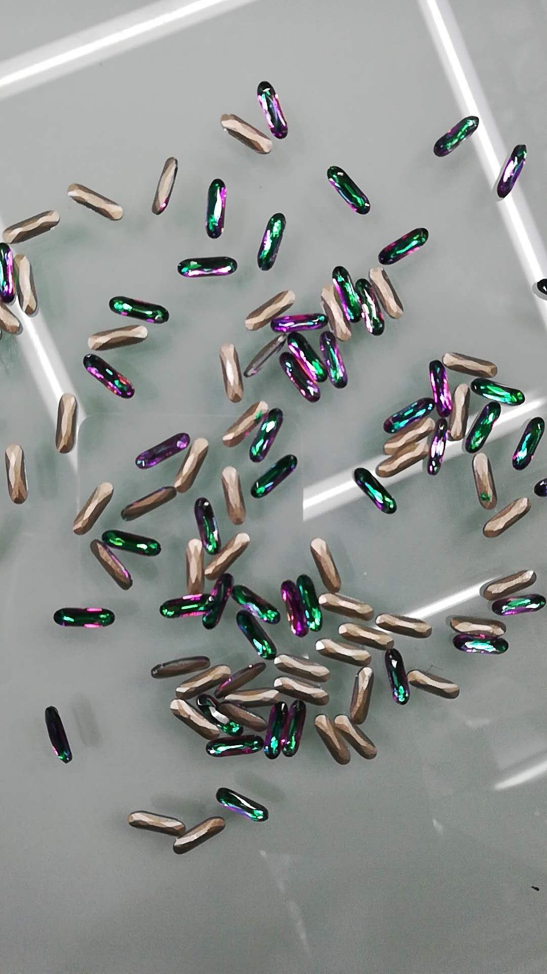 各种规格形状幻彩异形钻仿奥钻美甲钻DIY钻