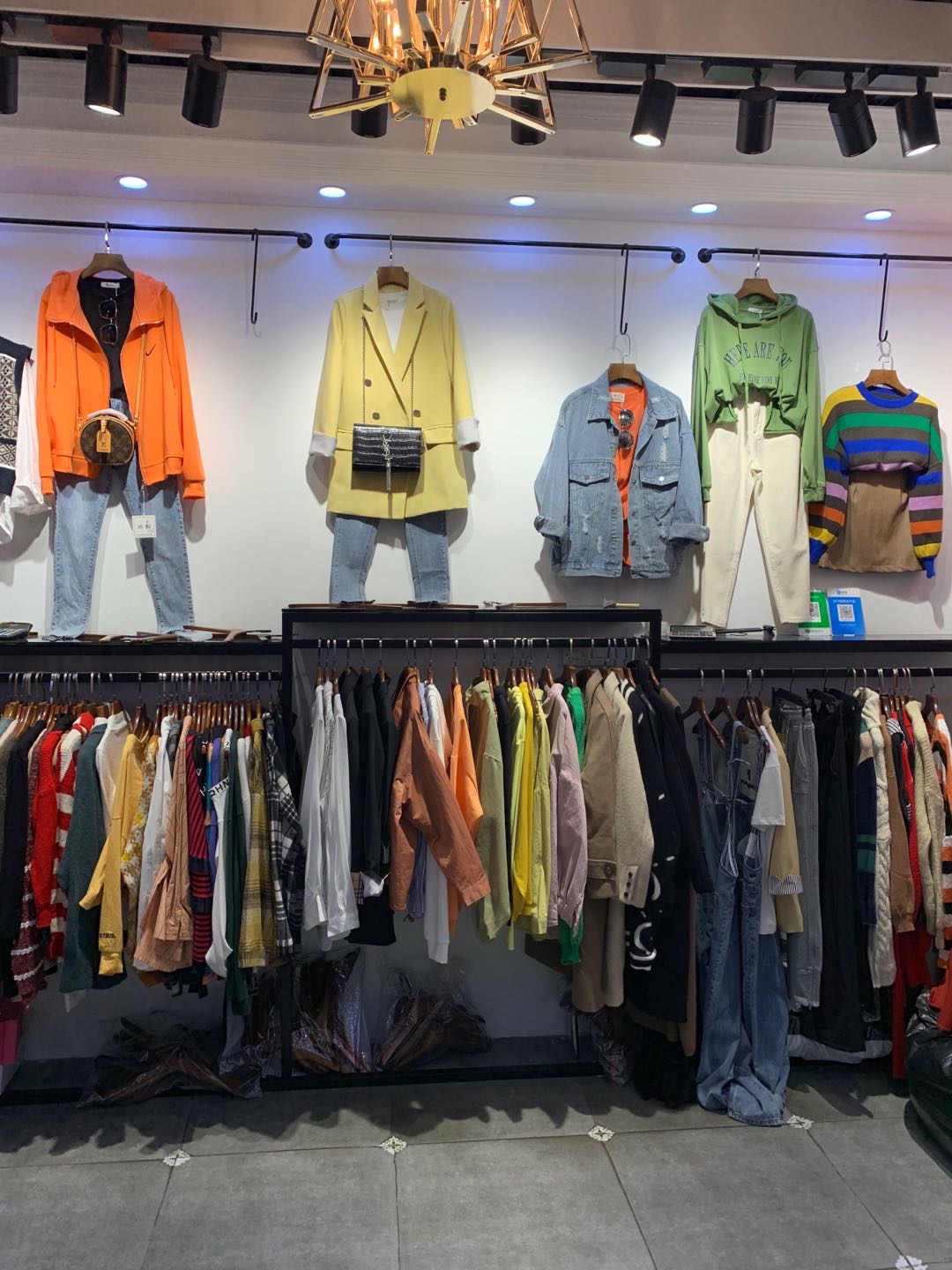 M. Jun's Wardrobe describe pic - 1