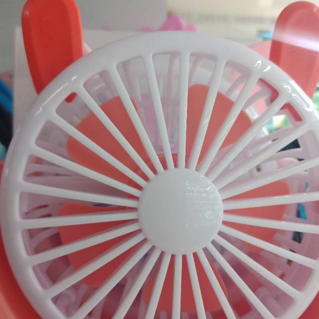 Pure white electric fan mini small electric fan details Picture