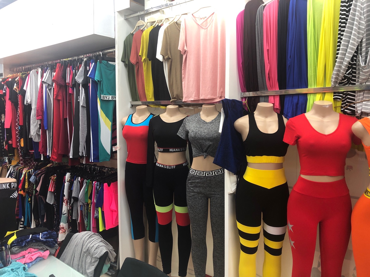 Dongyang Shuangxiang Clothing Co., LTD