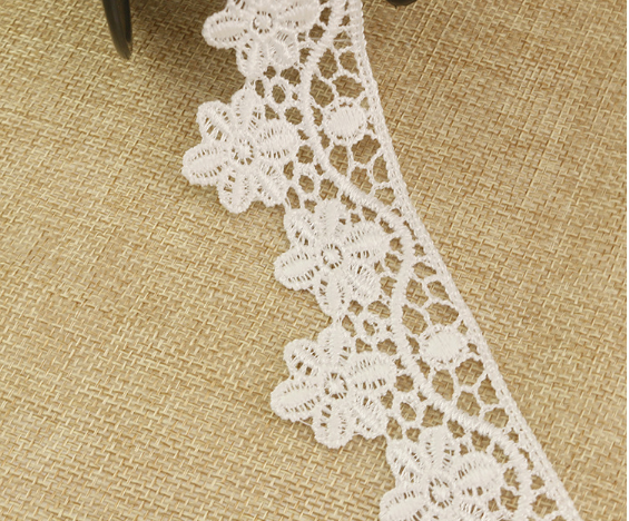 Lace milk thread barcode computer embroidery factory direct sales water-soluble lace details Picture