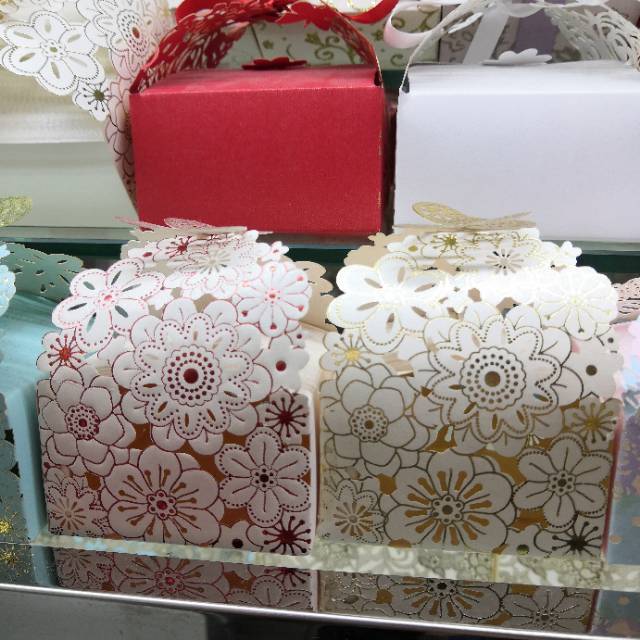 甜品包装盒现货批发厂家直销来样订做镂空雕花蛋糕礼盒