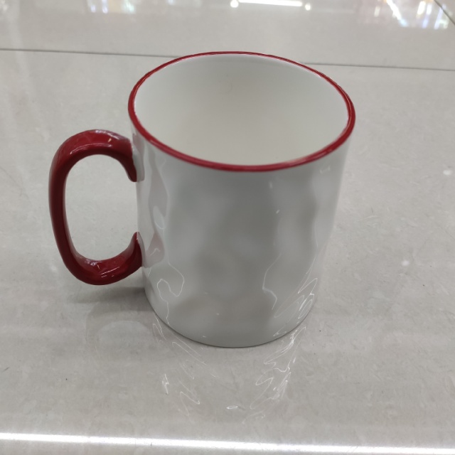 Two-color hammer-patterned mugs are available in multiple colors