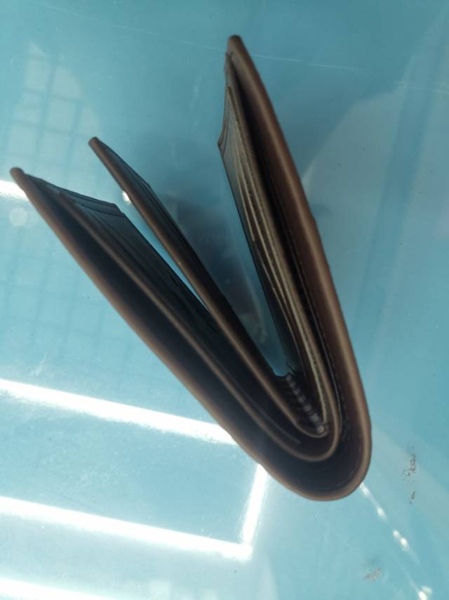 Fashionable, casual and business men's short wallet, small, ultra-thin, folding soft leather details Picture