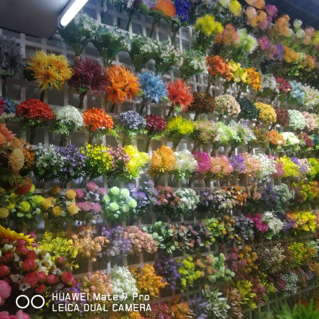 Lili Artificial Flowers in Yiwu, Zhejiang describe pic - 1