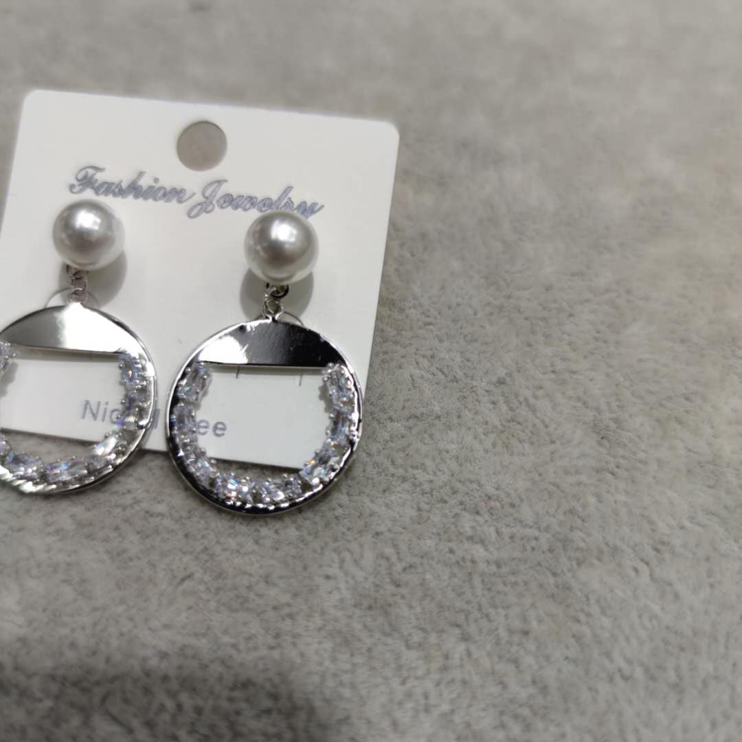 珍珠锆石耳环锆石镶钻欧美风时尚潮流耳饰细节图