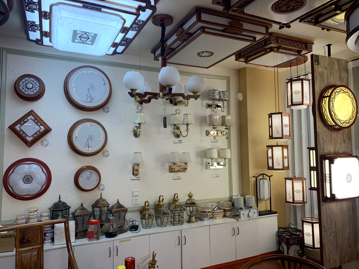 Yiwu City Rongjun Lighting describe pic - 3