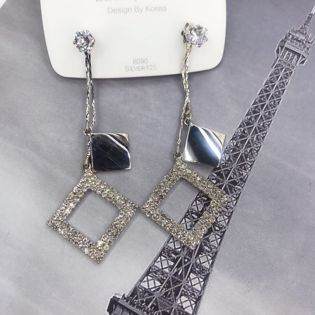 Simple yet luxurious, slightly inlaid earrings with elegant geometric patterns, long earrings Specification image