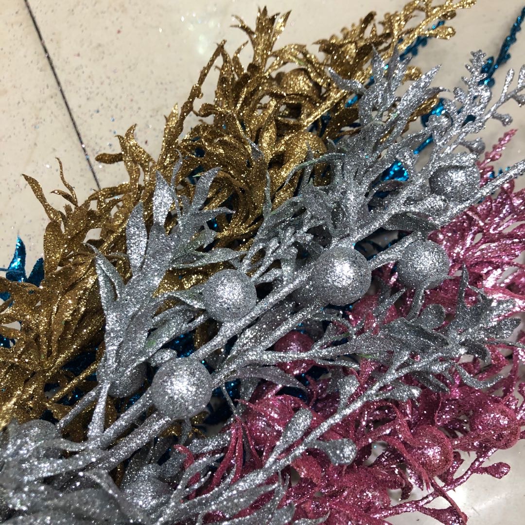 Artificial plants are placed in the entrance hall, wedding decoration and living room Specification image