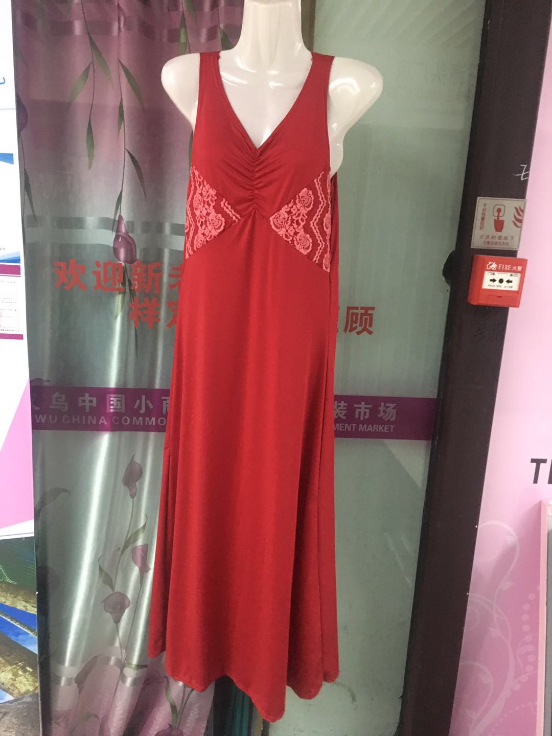 Custom tailored fashion and trendy loose sleeveless floral dress thumbnail