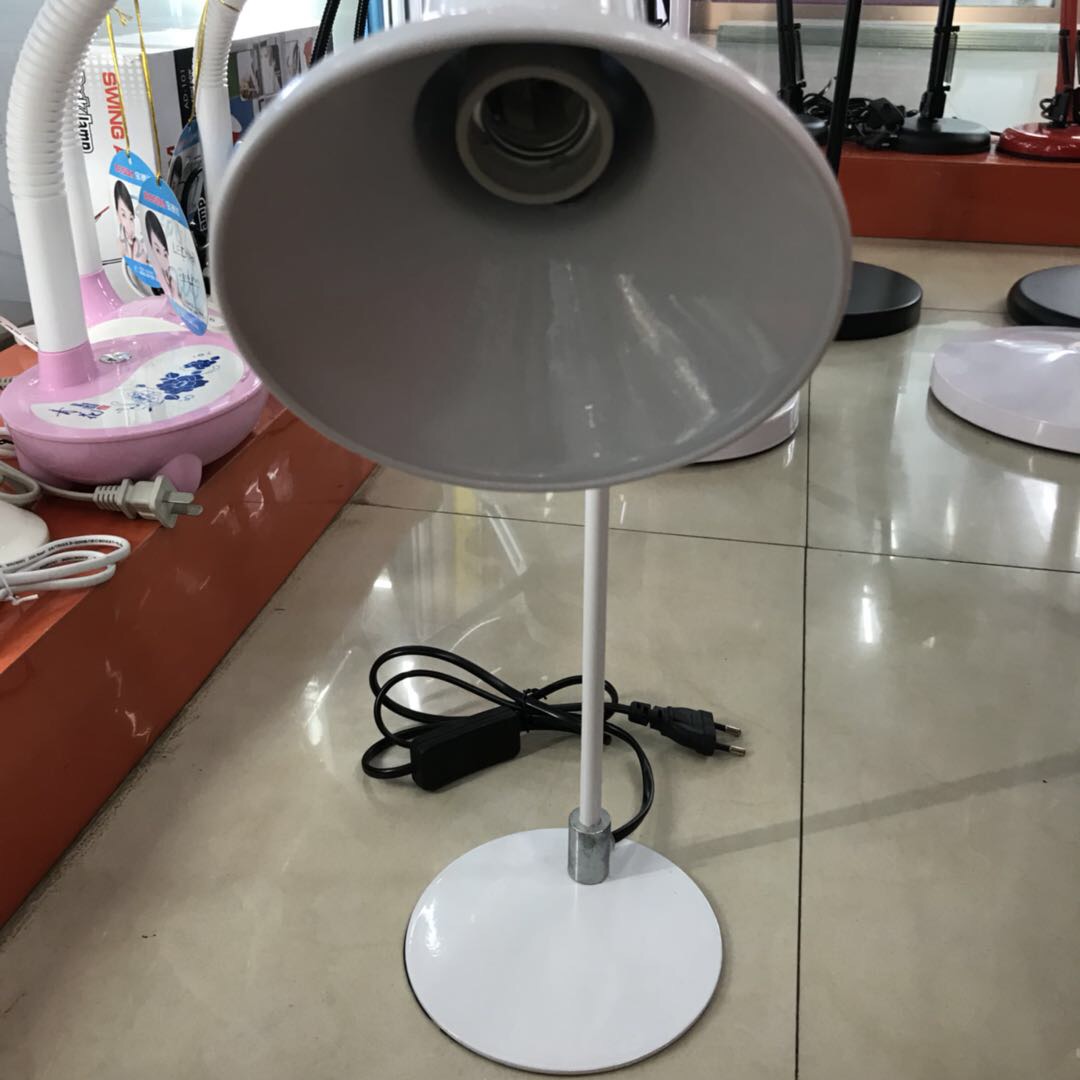 北欧风宜家风白色小台灯书桌用学生白领