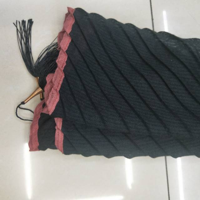 Factory Direct Sales Spring Autumn Europe And The United States Fashion Black Adult Women Woven Scarf details Picture