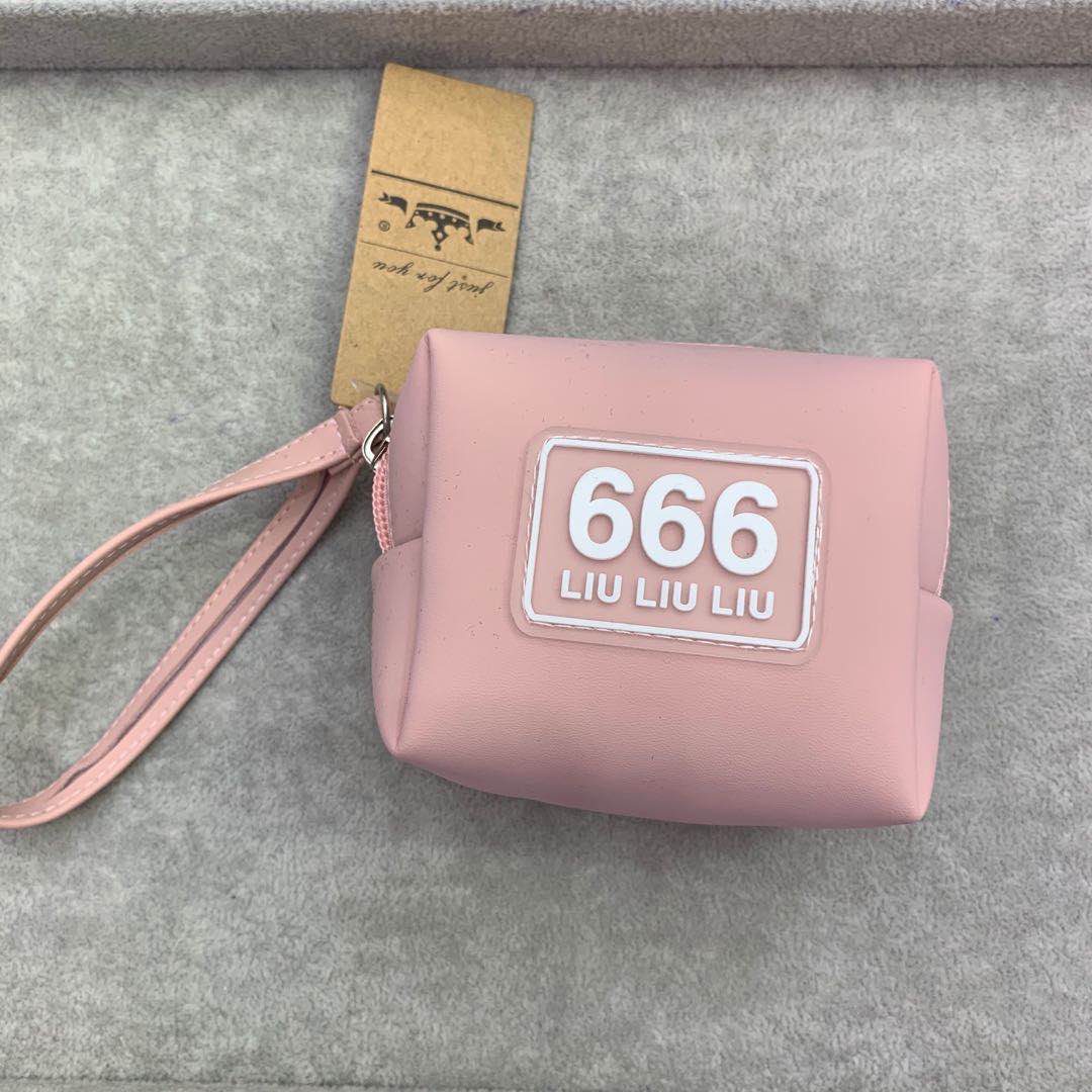 粉色666零钱包可爱女式小包网红新款挂件