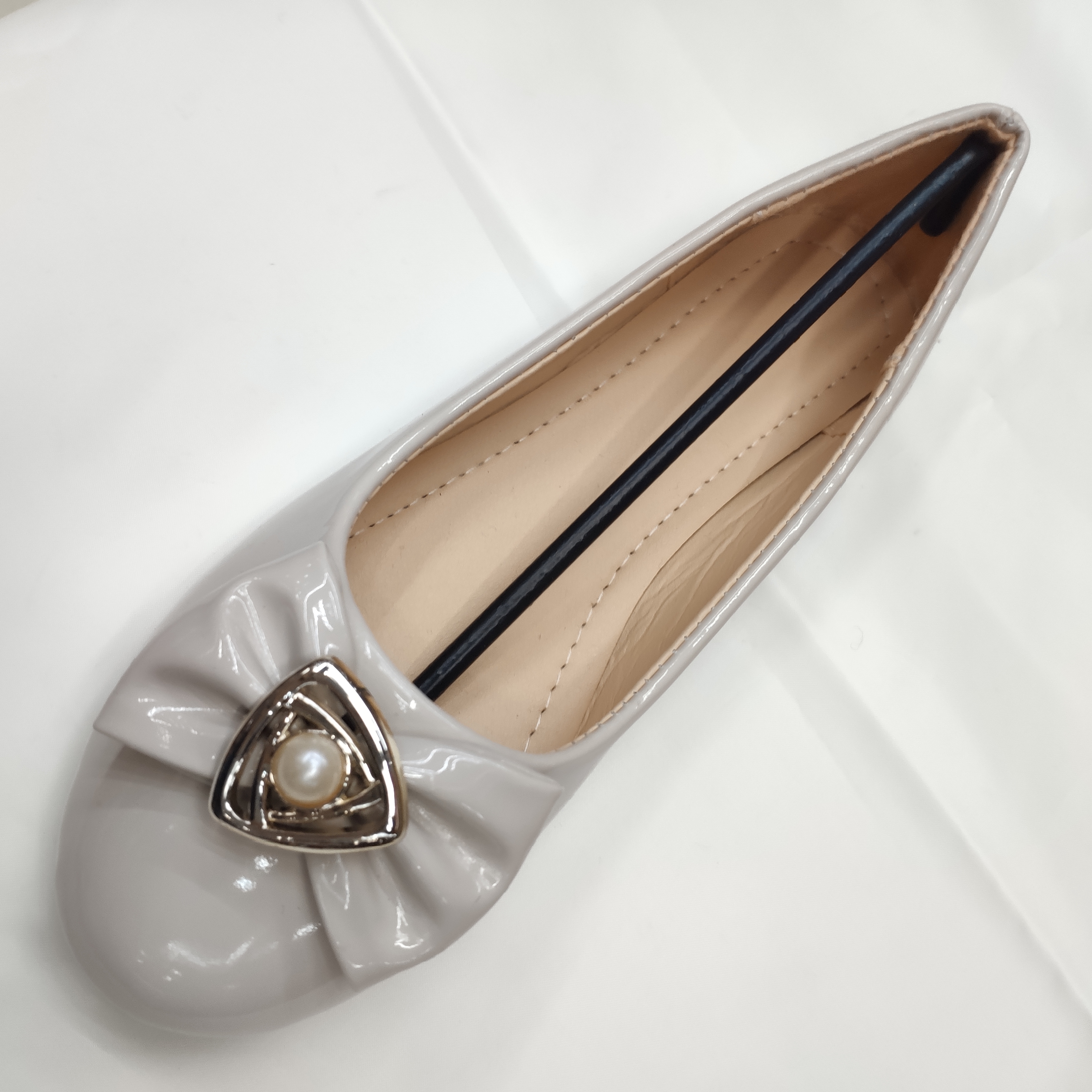 外贸批发女士浅灰珍珠金属扣蝴蝶结皮鞋平底鞋