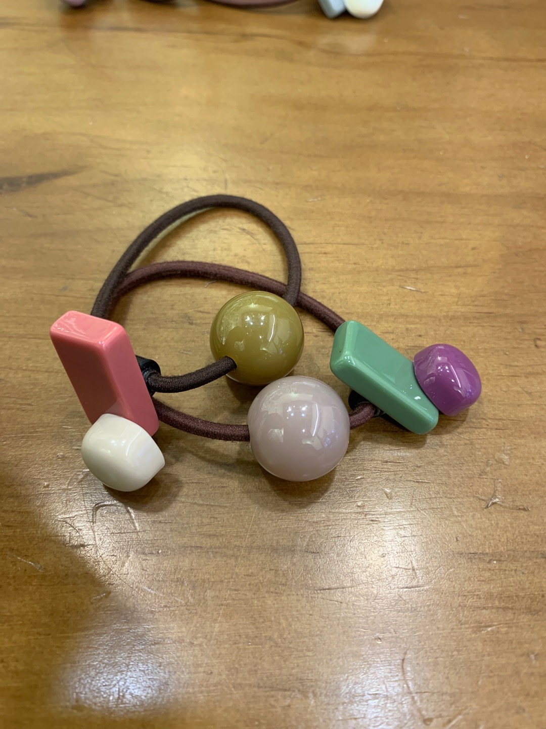 New acrylic spray-painted three-dimensional geometric rubber band hair accessory for girls, versatile Specification image