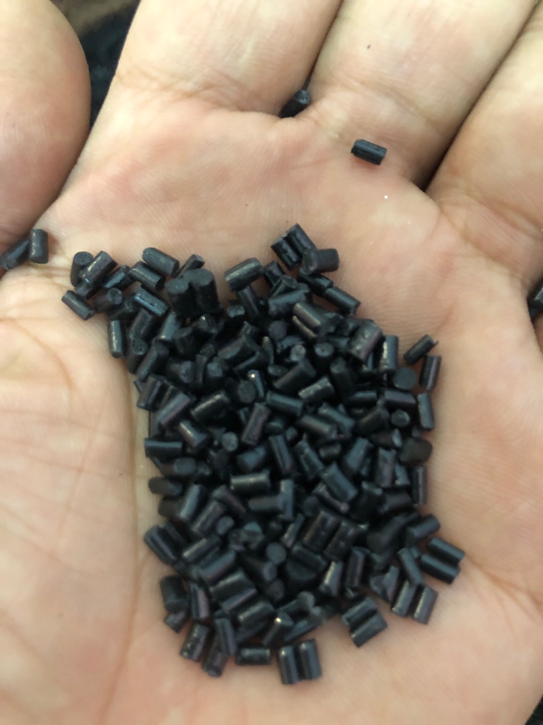 湖北罗子塑业黑色小颗粒发亮一级改苯（回料）详情图3