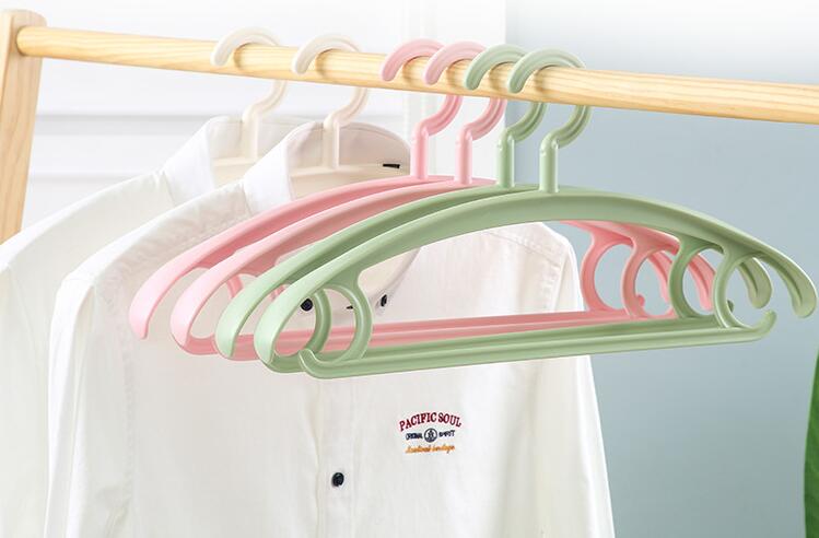 Manufacturers Wide Shoulder Thickened Hanger Adult Hanger Seamless Multi-Functional Magic Hanger Drying Hanger Plastic Hanger