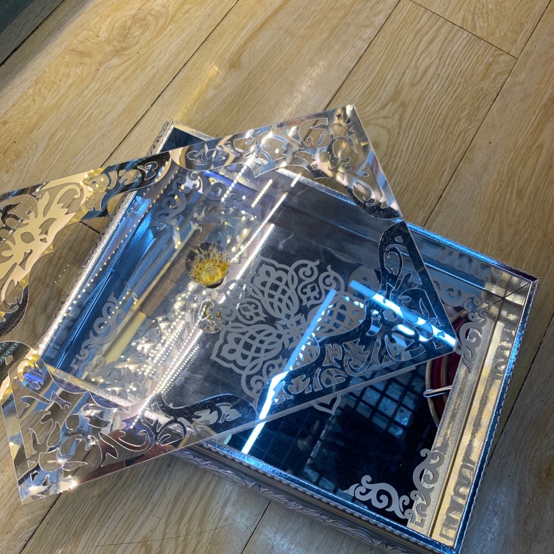 Silver Tray With Cover Storage Box Crystal Cover Hollow-Out Pattern Three-Dimensional Carving Large Space Storage Specification drawing