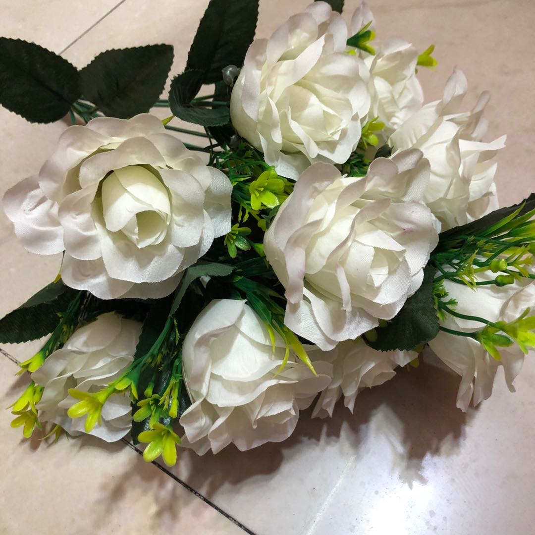 We can wholesale white rose country-style photo props and creative wedding decorations Specification image