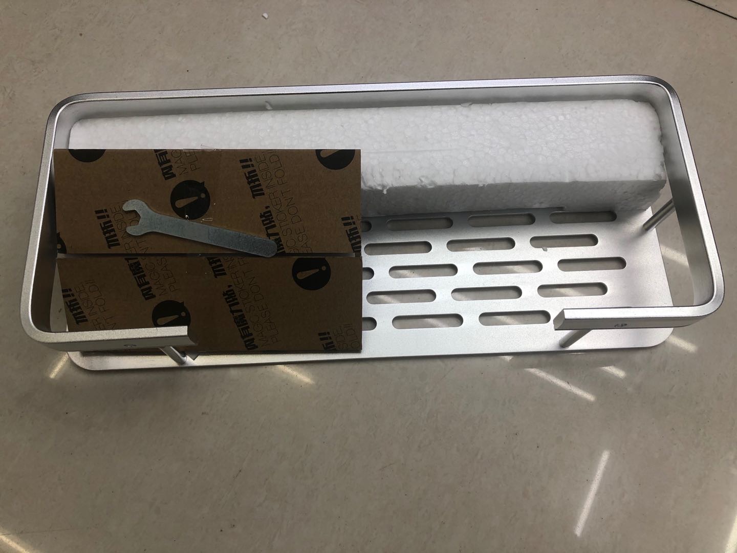 太空铝置物架内置魔力贴安装简单双庆家居产品图