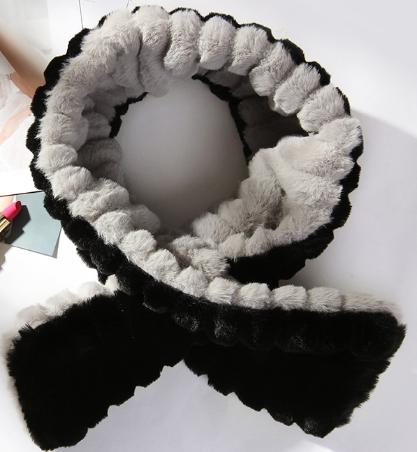 Women's Fashion Trend Warm Winter Reversible Two-Tone Corrugated Bib
