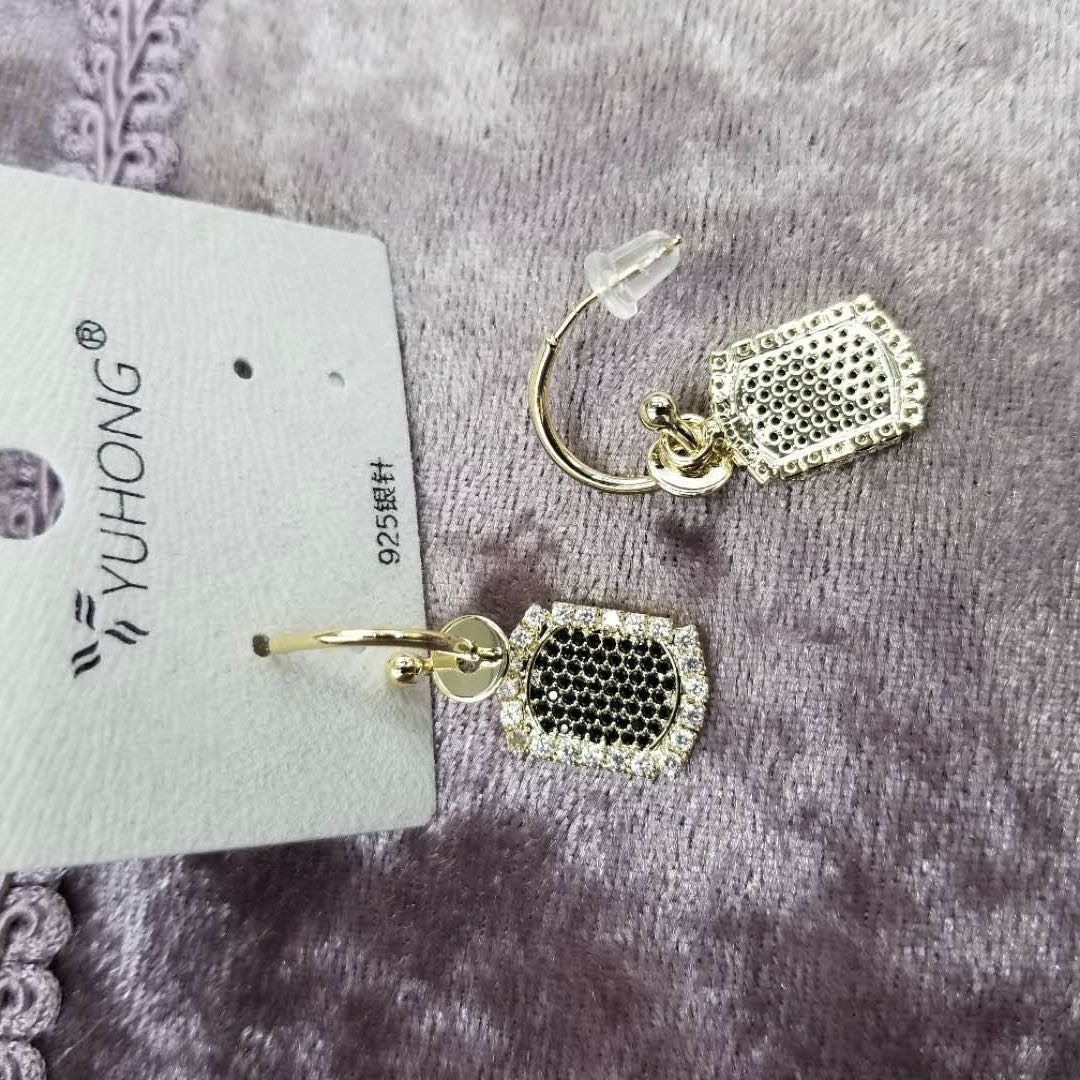 欧美时尚潮流新款几何方形耳环微镶锆石气质耳饰细节图