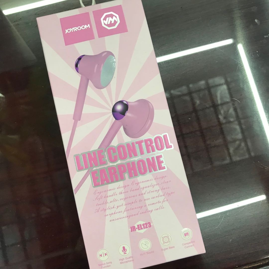 丰扬入耳式重低音线控调音耳机电竞游戏带麦耳塞通用华为安卓手机粉色产品图