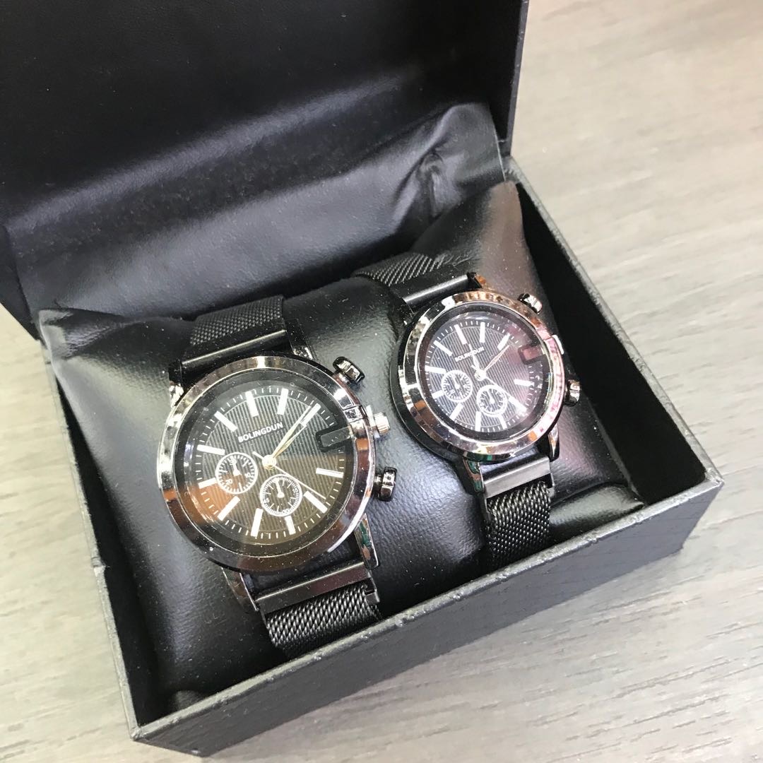 A pair of waterproof quartz women's watches, simple and elegant, luminous couple watches, Swiss men's suction strap, black sports details Picture