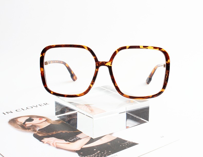 Student myopia glasses frame flat light glasses, low-key and lightweight photography style, suitable for both men and women, black frame square frame 5228 Specification image