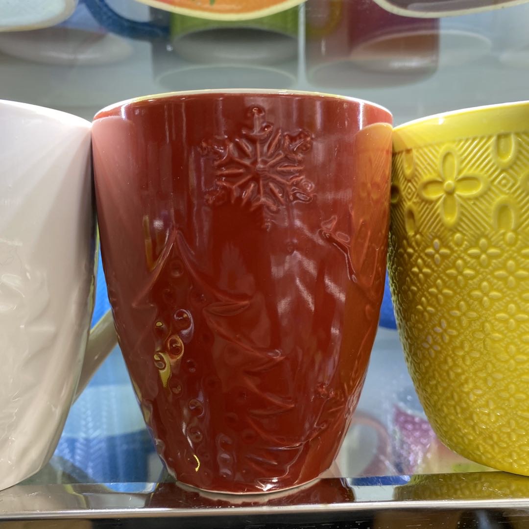 彩色雕花陶瓷色釉复古杯细节图