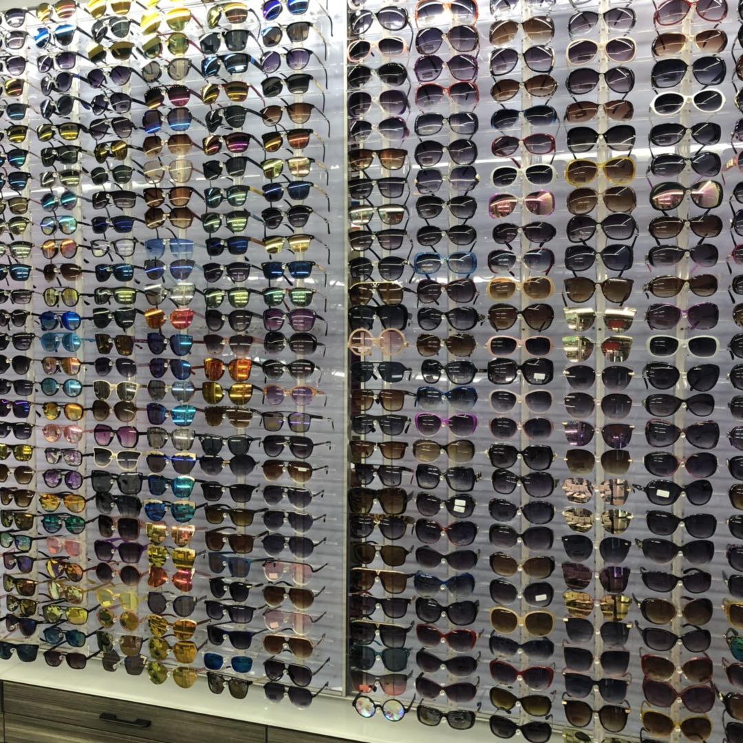 Yiwu Xinwei Optical Store describe pic - 2