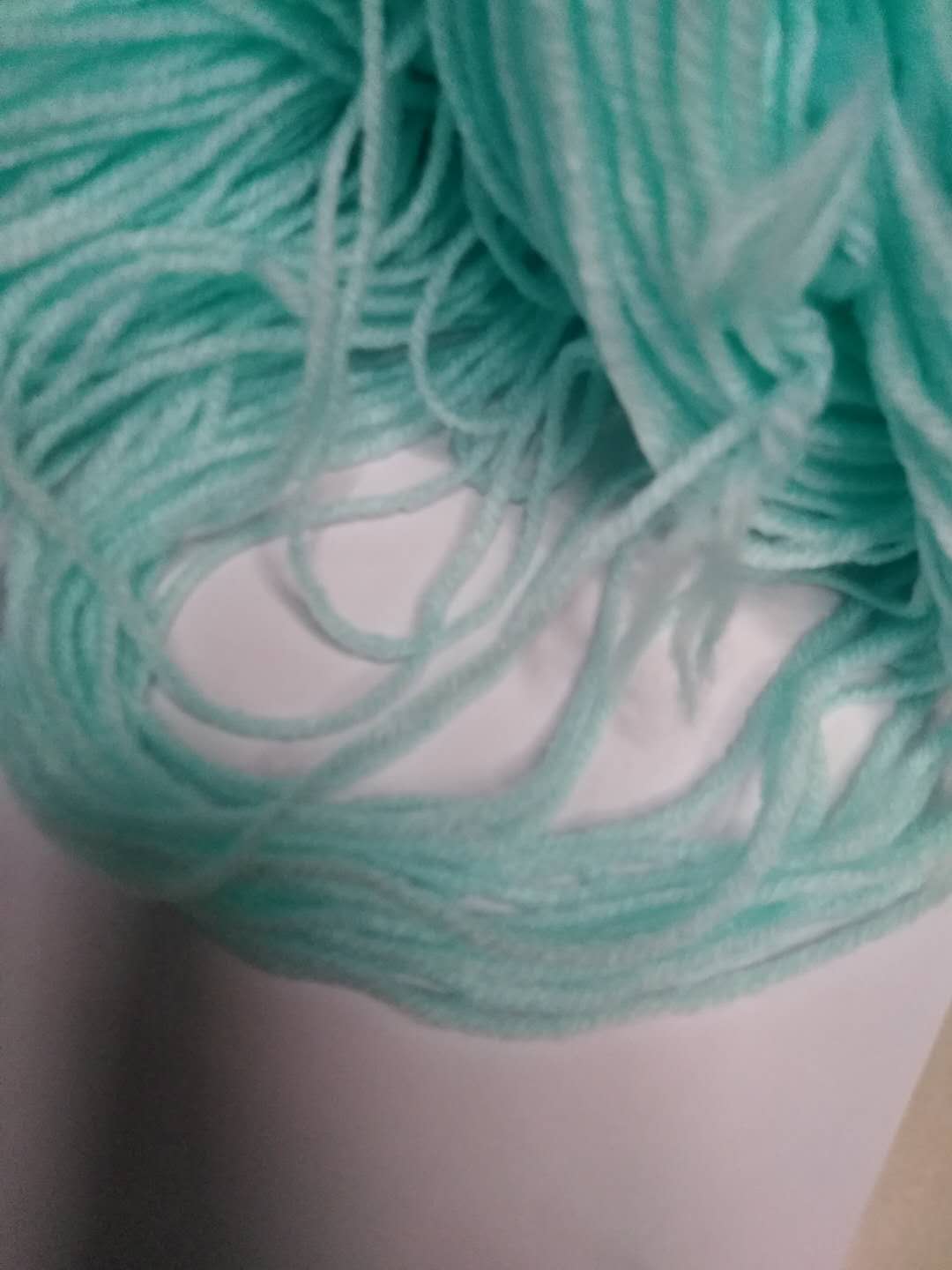 Factory direct sales of medium-thick acrylic wool thread for DIY knitting, crocheting, and cross-stitch of slippers and seat cushions details Picture