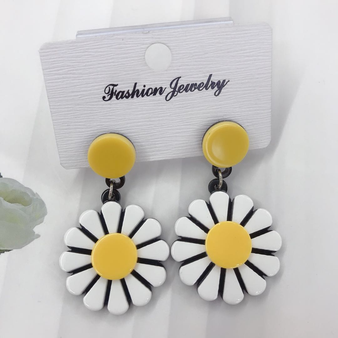 Hot style exquisite yellow Daisy exquisite earrings sweet and lovely student earrings thumbnail