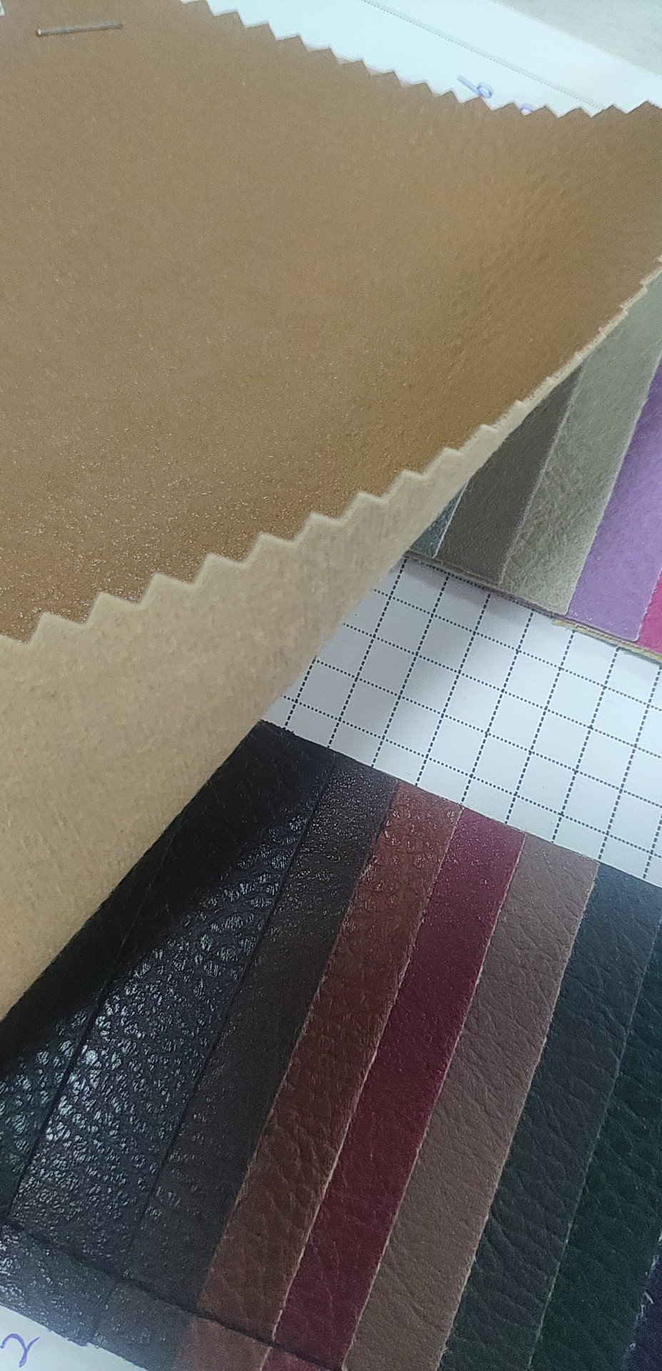 8955 Factory direct sales, hot-selling new PVC leather, large stock, high, medium and low grade luggage, sofa, shoe materials and fabrics details Picture