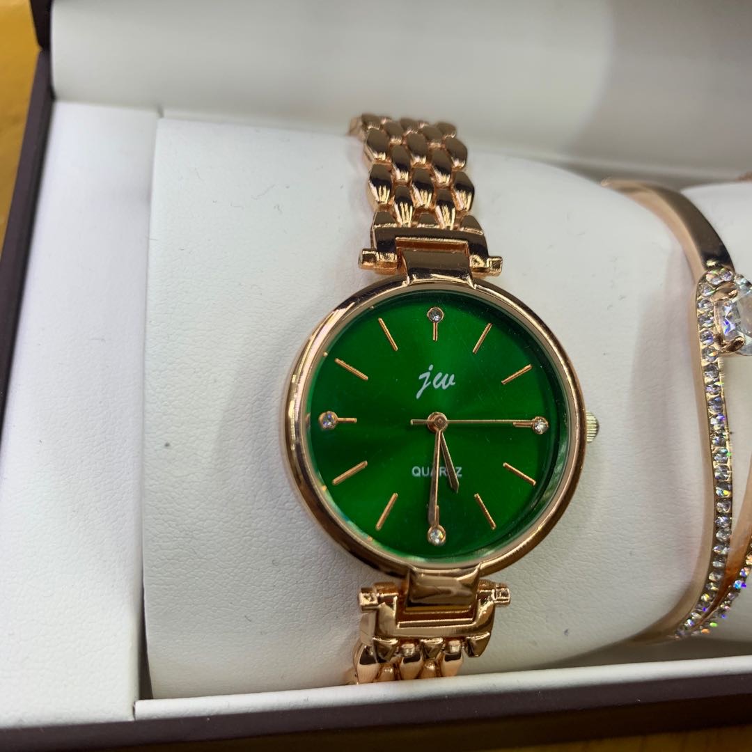 Francia nicho ligero lujo pequeño reloj verde reloj de mujer conjunto pulsera pulsera details Picture