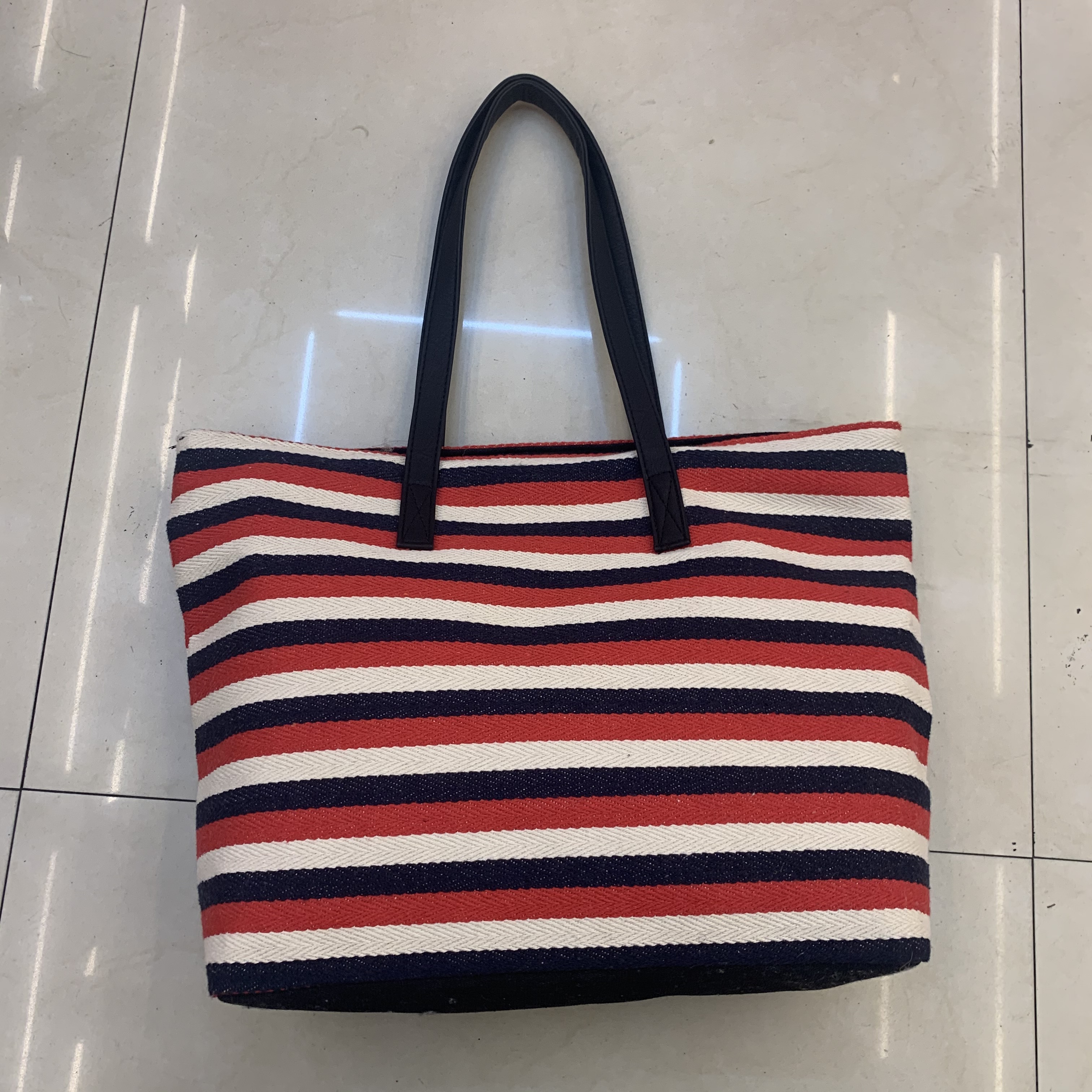 ins沙滩新款旅游单肩大包女潮包手提白色帆布包印花大容量字母