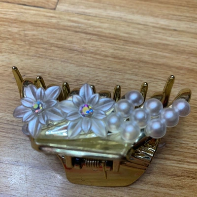 Fashion Korean Pearl Flower Grab Clip Bath Clip Bangs Clip Headpiece Clip