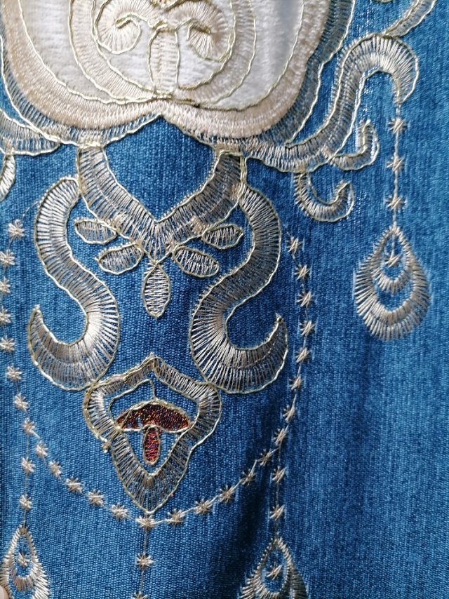 Thickened solid-color cotton and linen style embroidered bedroom blackout curtain fabric, living room floor-to-ceiling window bay curtain finished product Specification image