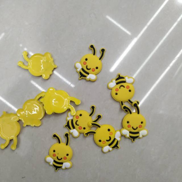 PVC soft rubber small bee hairpin headwear accessory details Picture